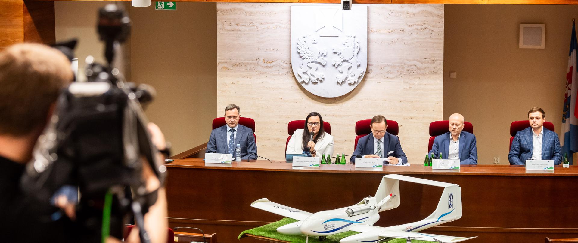 UMWP. Panel dyskusyjny "Wyskorzystanie dronów w zarządzaniu kryzysowym-przeszkody, możliwości, aspekt prawny"fot. Michał Bosek-UMWP