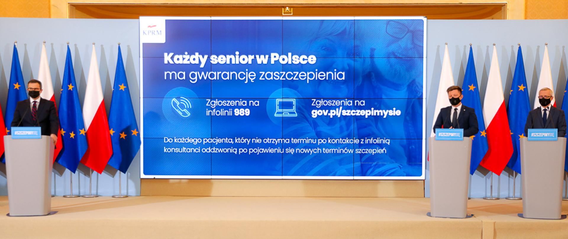 Prezes Agencji Rezerw Materiałowych Michał Kuczmierowski, minister Michał Dworczyk i minister Marek Zagórski podczas konferencji.