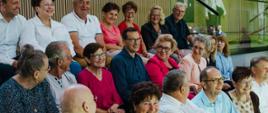 Premier Mateusz Morawiecki podczas spotkania z mieszkańcami Książa Wielkopolskiego - w nowoczesnej hali widowiskowo-sportowej.