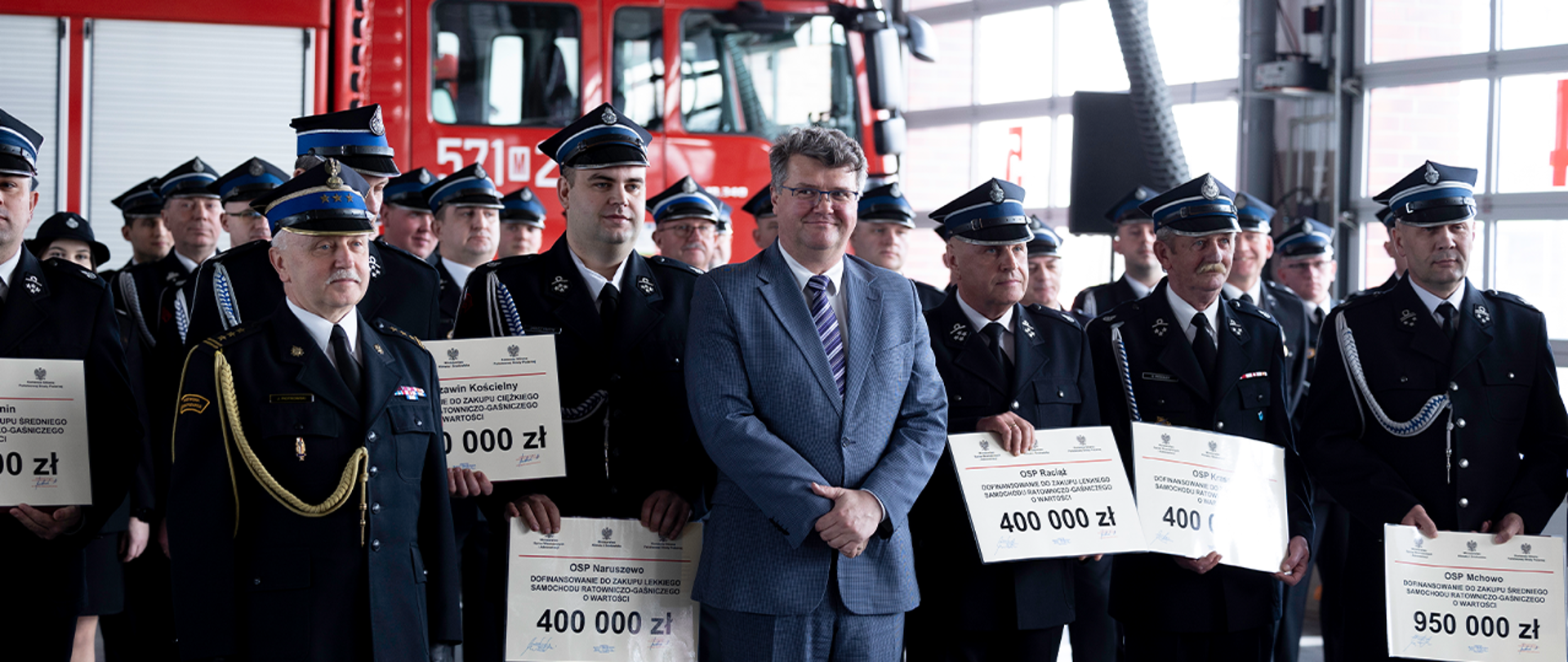 Wręczenie promes na zakup nowych samochodów ratowniczo-gaśniczych dla jednostek OSP z Mazowsza