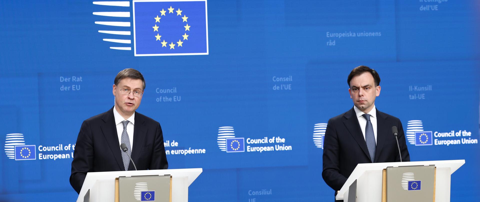 Minister finansów Andrzej Domański podczas przemówienia