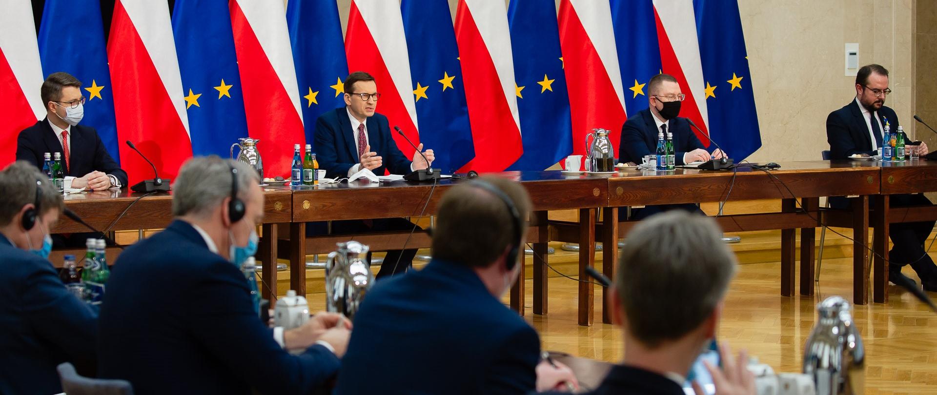 Spotkanie premiera z ambasadorami.