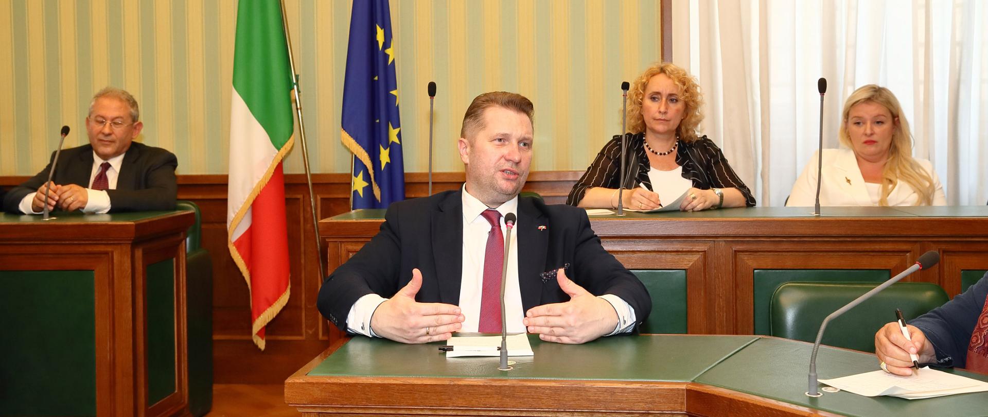 6.06.2022 Rzym, Wlochy. Senat Republiki Wloskiej. Spotkanie Ministra Edukacji i Nauki Przemyslawa Czarnka z Przewodniczaca senackiej Komisji Spraw Zagranicznych Stefania Craxi.