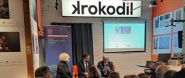  W siedzibie belgradzkiego stowarzyszenia „Krokodyl” zainaugurowano wystawę „Warszawa-Mariupol – miasta ruin, miasta walki, miasta nadziei". Otwarcia wystawy dokonali wspólnie Ambasador RP w Serbii R. Perl oraz Ambasador Ukrainy V. Tolkach.
