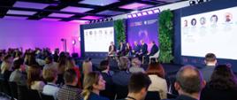 Paneliści podczas EnegyOnSummit 