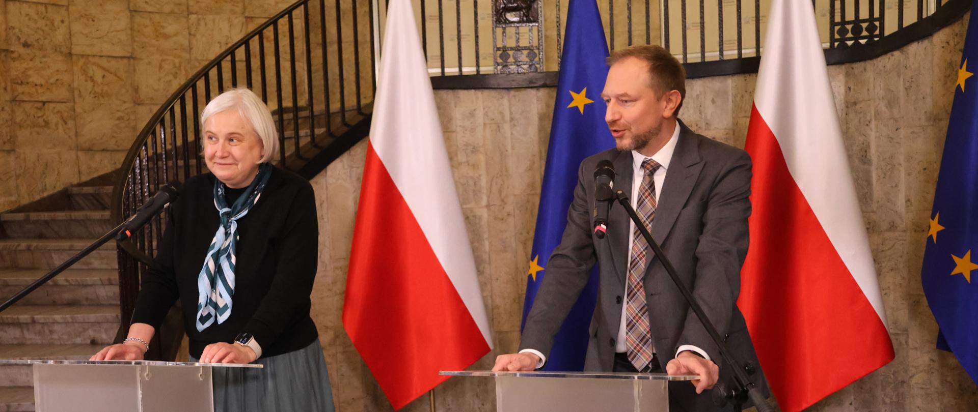 Minister Marzena Czarnecka i wiceminister przemysłu Wojciech Wrochna