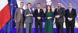 zdjęcie zbiorowe uczestników konferencji "Kariera jutra"