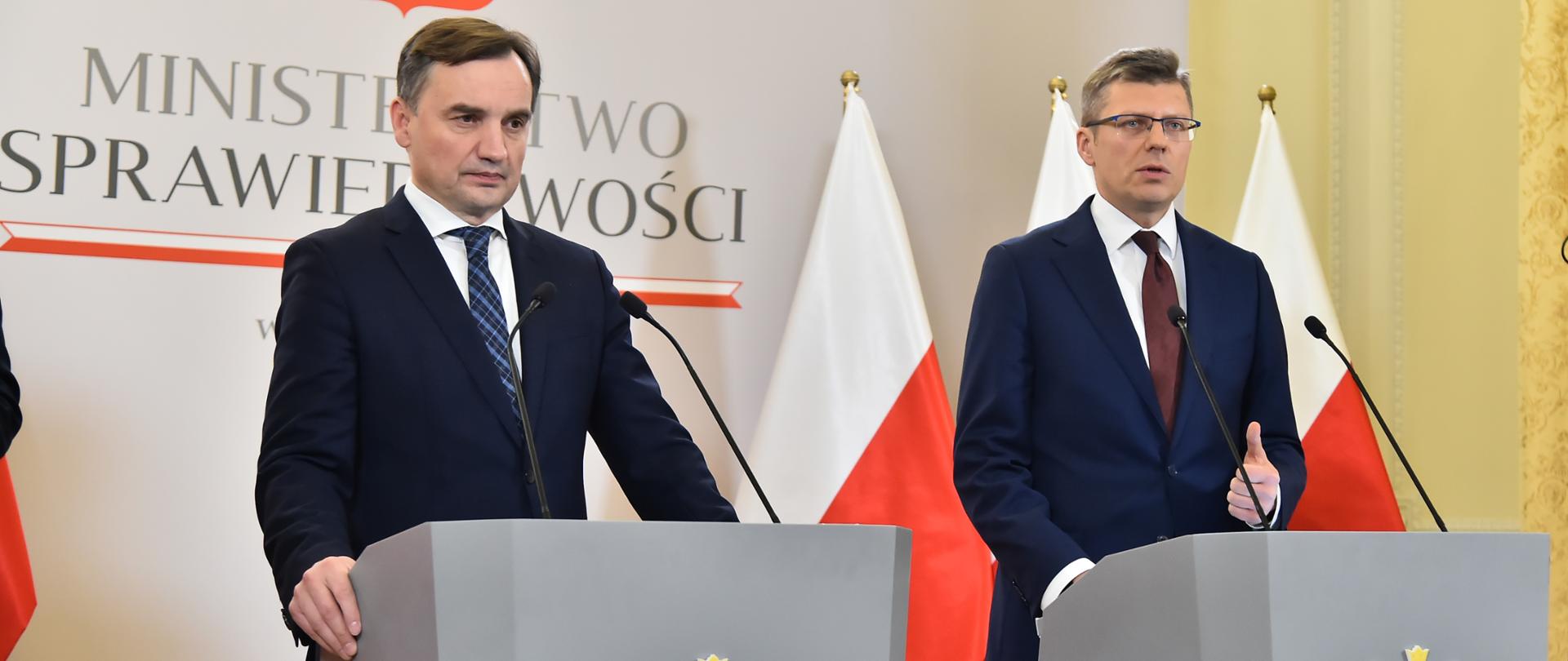 Konferencja prasowa Ministerstwie Sprawiedliwości z udziałem Ministra Sprawiedliwości Prokuratora Generalnego Zbigniewa Ziobro oraz wiceministra Marcina Warchoła