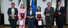 zdjęcie z uroczystości przyznania stypendiów dla studentów medycyny